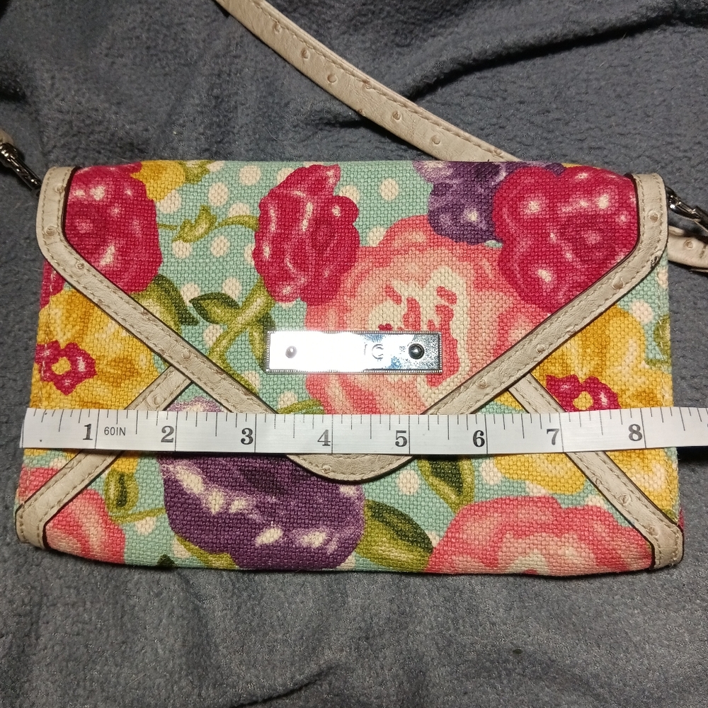 Relic Small Floral Envelope Clutch - Picture 7 of 8